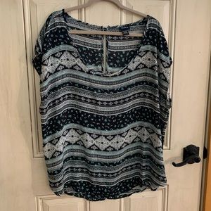 🦋 Torrid Size 1 Flowy Top 🦋
